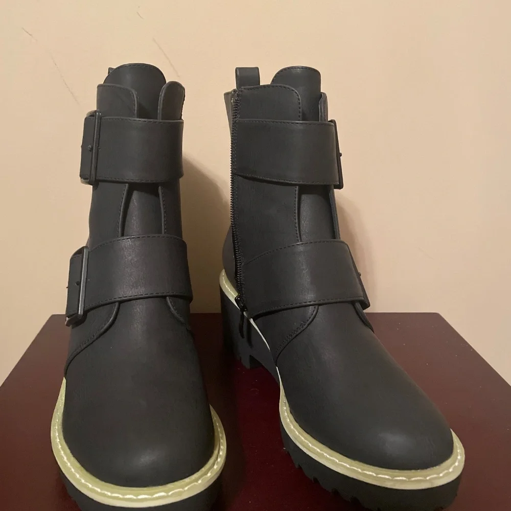 Corky Buckle Boot - Picture 2 of 5